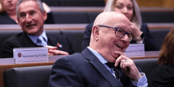 切尔西秘书大卫·巴纳德宣布退休，结束24年职业生涯。