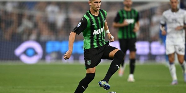 周日002意甲：AC米兰主场迎击萨索洛，榜首之争不容有失