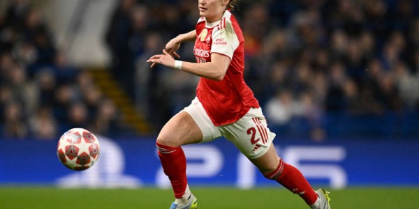 欧冠女足半决赛前瞻：阿森纳女足迎战卫冕冠军里昂，一场宿命对决的序章